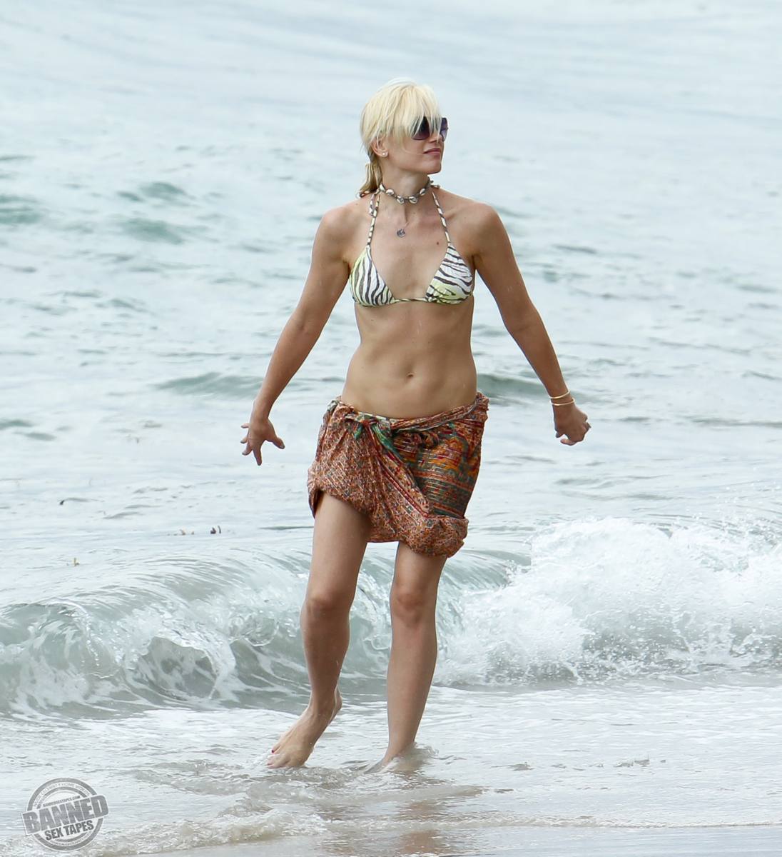 1096px x 1200px - Largest Nude Celebrities Archive. Gwen Stefani fully naked! ::